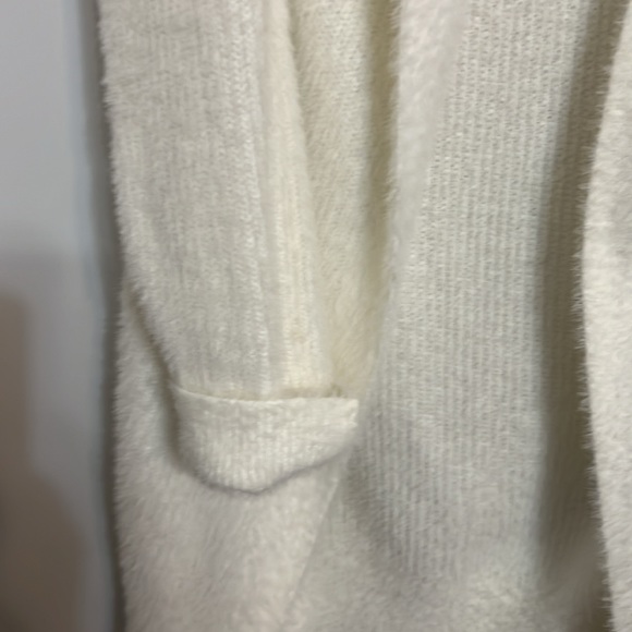 Gap sweater. - Picture 7 of 9